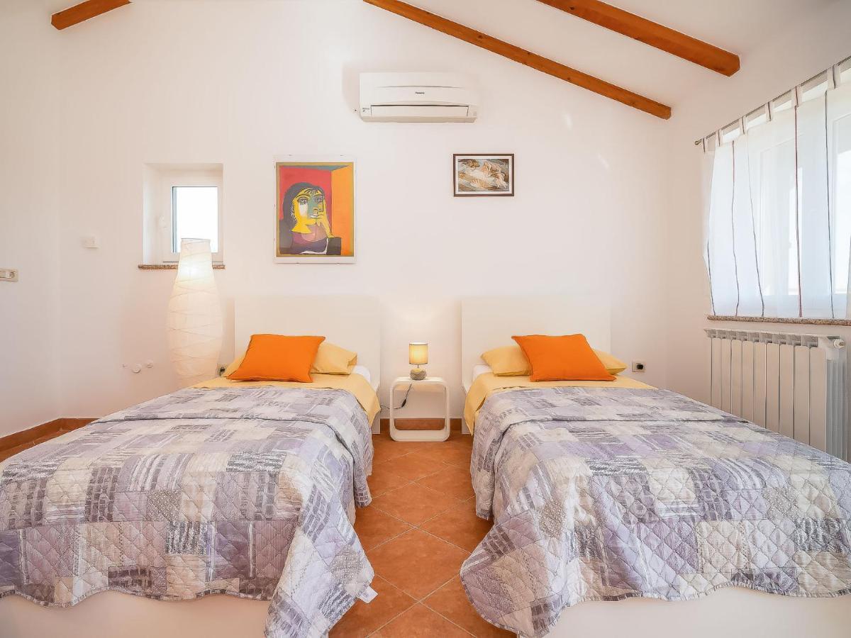Holiday Home Mila By Interhome Kras Bagian luar foto